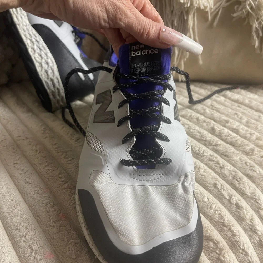 New Balance Trailbuster Men's White Purple Black Sneakers Size 9.5 - Picture 6 of 7